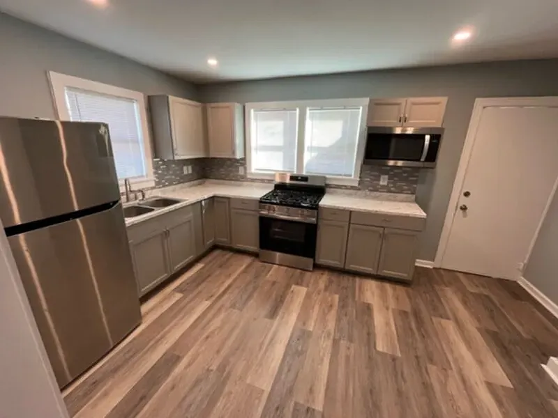 2 bed, 1036 sqft, $995 — Photo 3