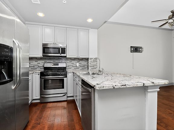 3rd image of 315 Arlington Ave Unit 1705