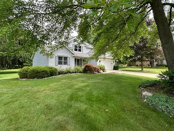 5th image of 403 Julias Pl