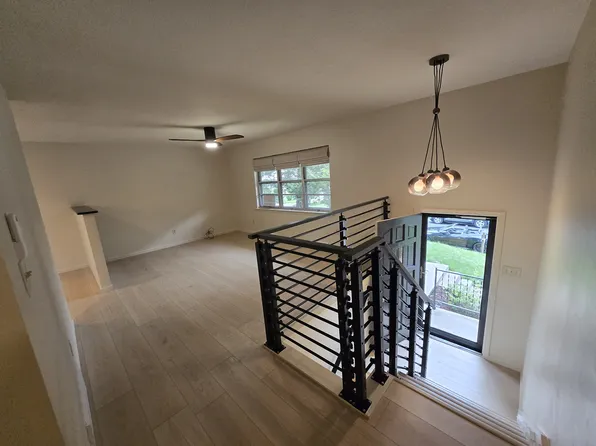 800 Sycamore Ln, Columbia, MO 65203