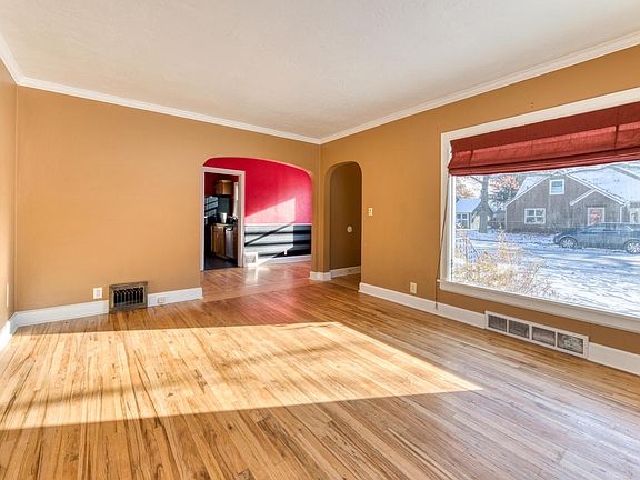 5th image of 500 North Ave E