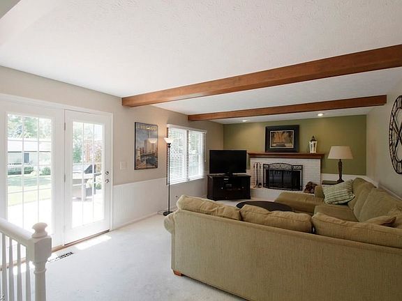 4th image of 633 Wellesley Cir