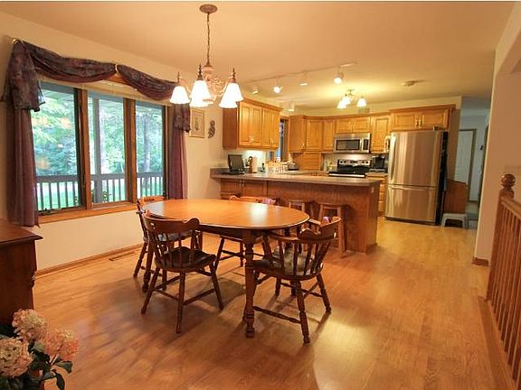 3rd image of 11758 Maplewood Dr