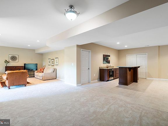 5th image of 1002 Idlewild Blvd
