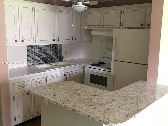 3rd image of 139 Windsor Dr #G