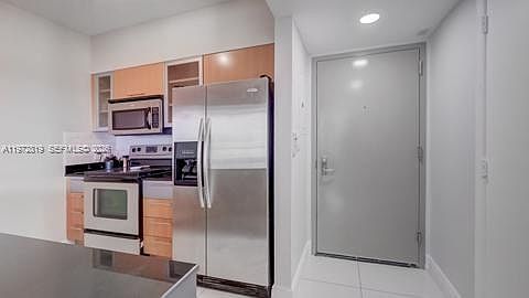 4th image of 1750 N Bayshore Dr APT 1712