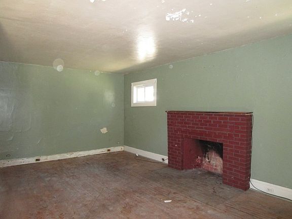 2nd image of 534 N Poplar St