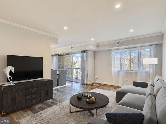 3rd image of 8000 Le Havre Pl APT 7