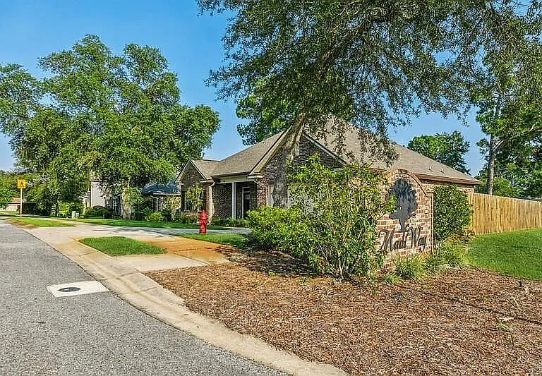 900 Tadpole Ave — Photo 4