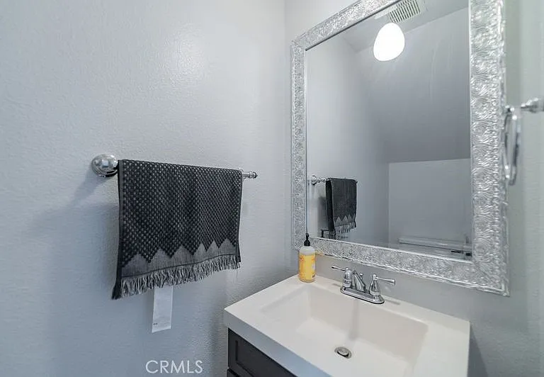 20240 E Arrow Hwy #D — Photo 16