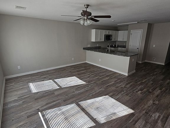 3rd image of 15524 Briar Forest Dr