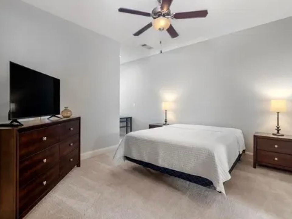 1st image of 3855 Academy Dr