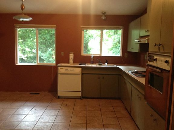 3rd image of 17704 22nd Ave NE