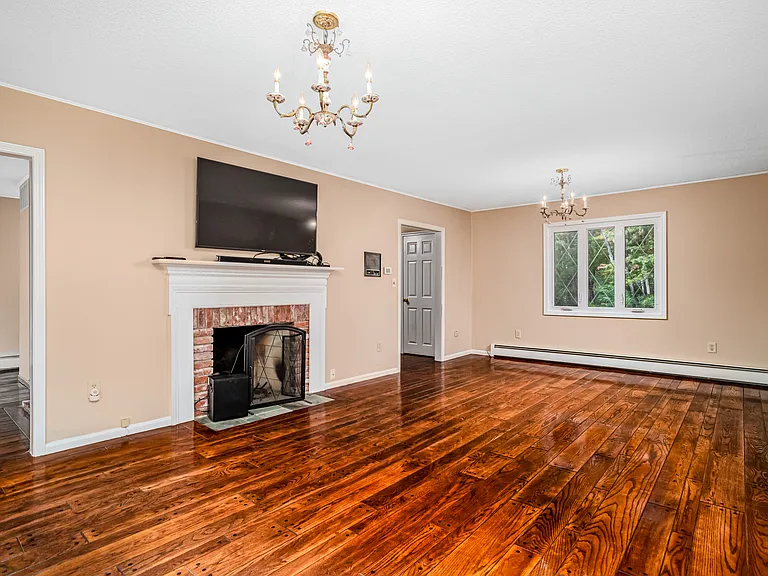 23 Golden Oaks Dr — Photo 5