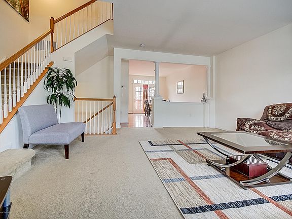 3rd image of 51 Pate Dr