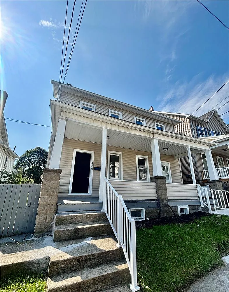 4 bed, 1.0 bath, 1400 sqft, $2,050 — Photo 1