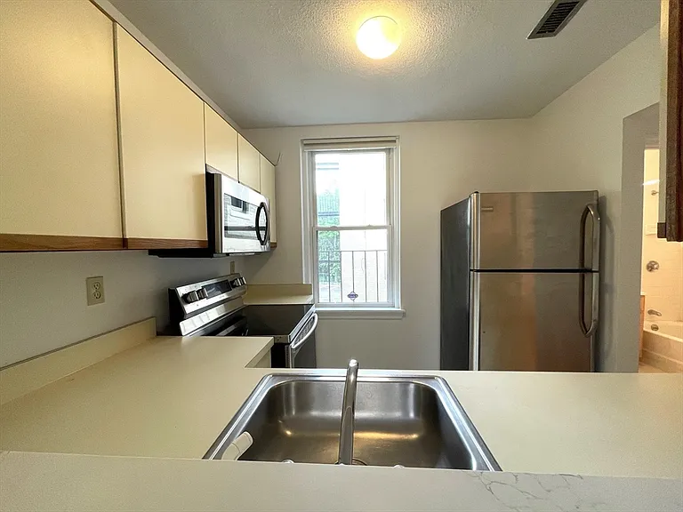 1409 Commonwealth Ave #305 — Photo 5