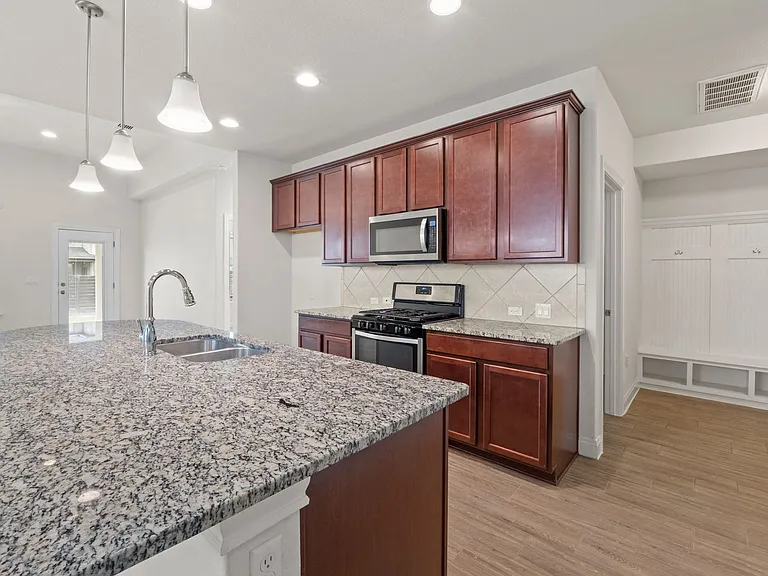 14011 Hedera Dr — Photo 9