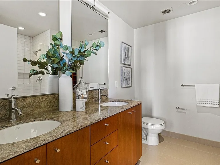 909 5th Ave #1404 — Photo 9