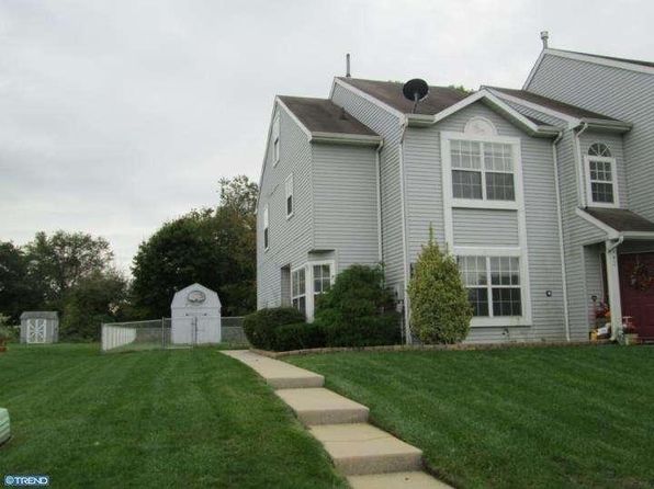 940 Thoreau Ln