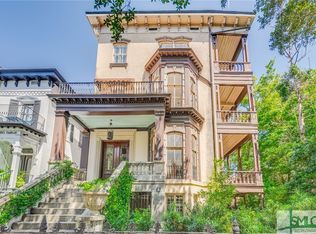 110 W Gaston St, Savannah, GA 31401