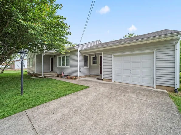 282 Water St, Richmond Dale, OH 45673