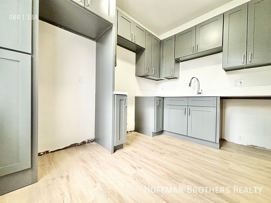 1st image of 243 N Kenmore Ave #100