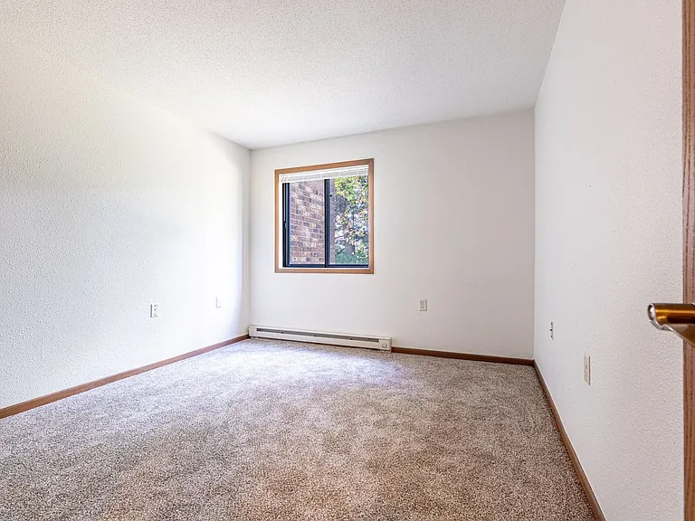 Clearwater River Apartments — Photo 15