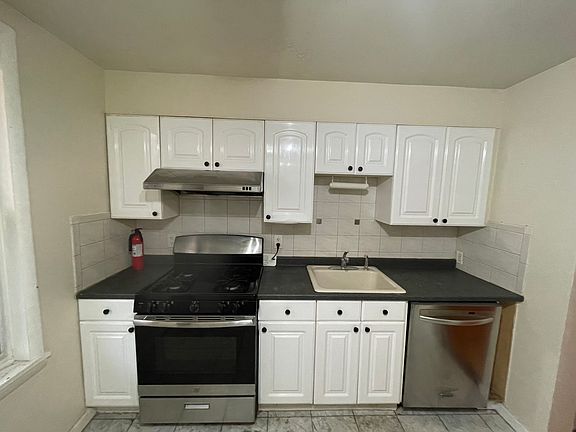 3rd image of 1846 S Rosewood St