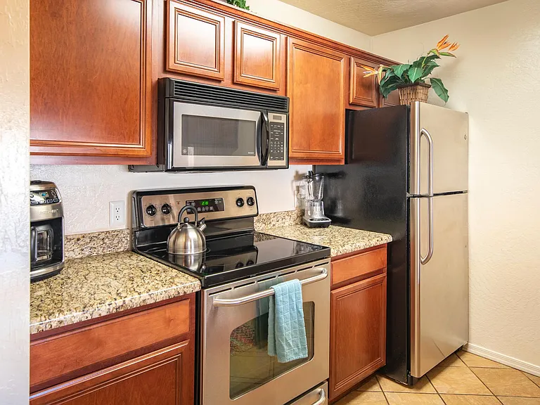 95 E Cortez Dr #202 — Photo 2