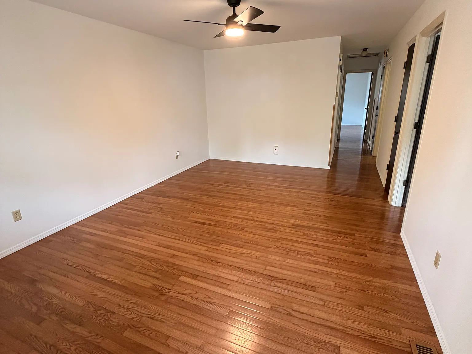 3 bed, 1100 sqft, $2,250 — Photo 3