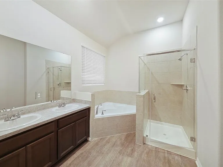 1147 Brahma Cir E — Photo 4