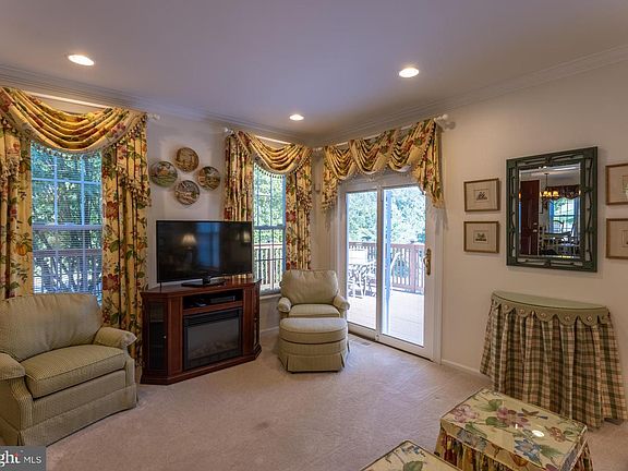 4th image of 87 Knollwood Ct