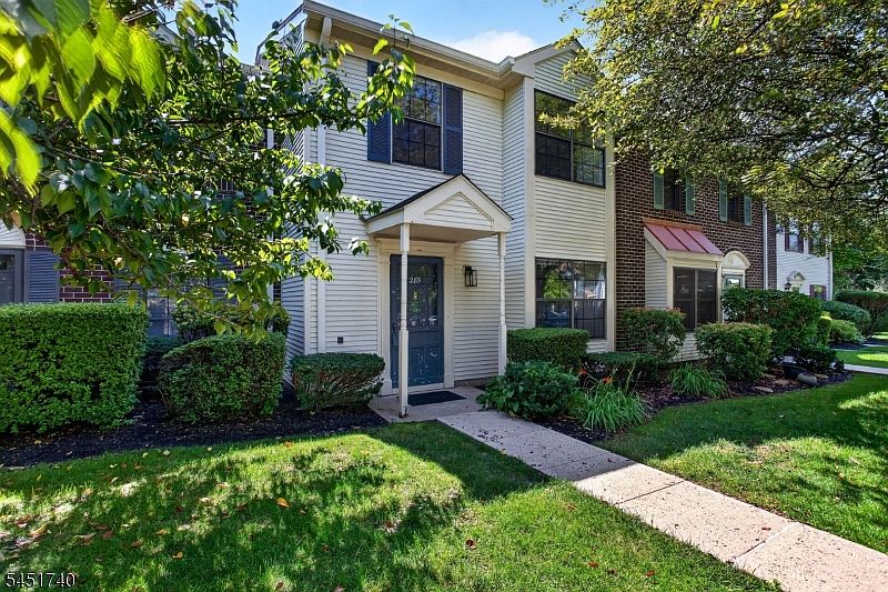 1st image of 285 Penns Way