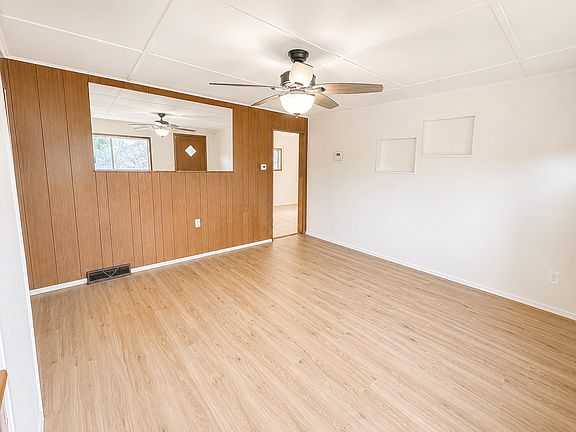 5th image of 1445 Hulton Rd