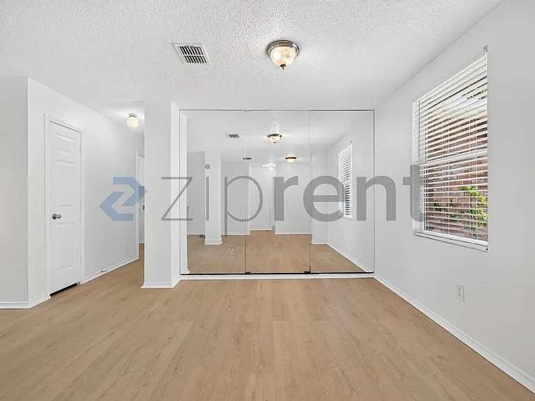 1320 Junction Run — Photo 7