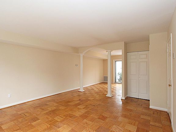 2nd image of 542 Azalea Dr