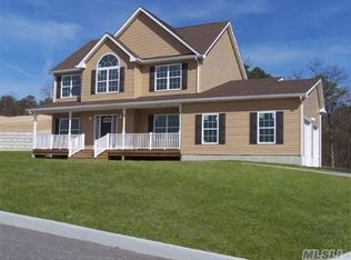 26 Passway Ln, Miller Place, NY 11764