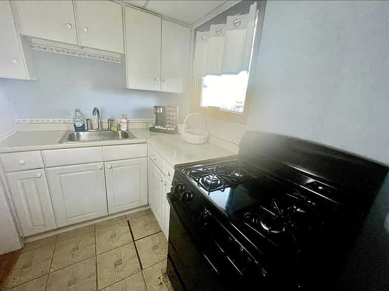483 N Main St — Photo 43