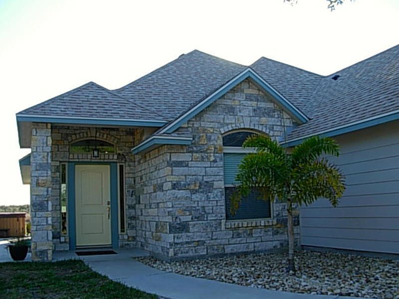 1st image of 926 W Young Ave