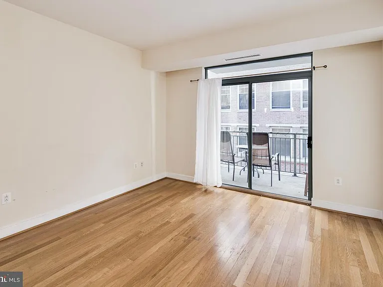 2425 L St NW #433 — Photo 8
