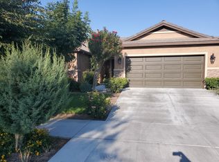 2912 S Bradley Ct, Visalia, CA 93292