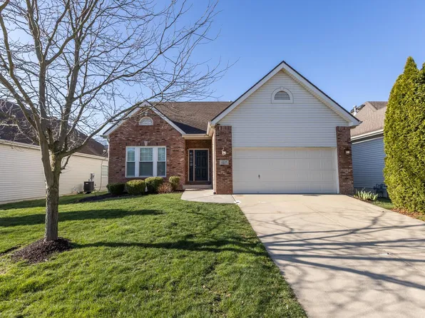 2324 Four Lakes Dr, Belleville, IL 62220