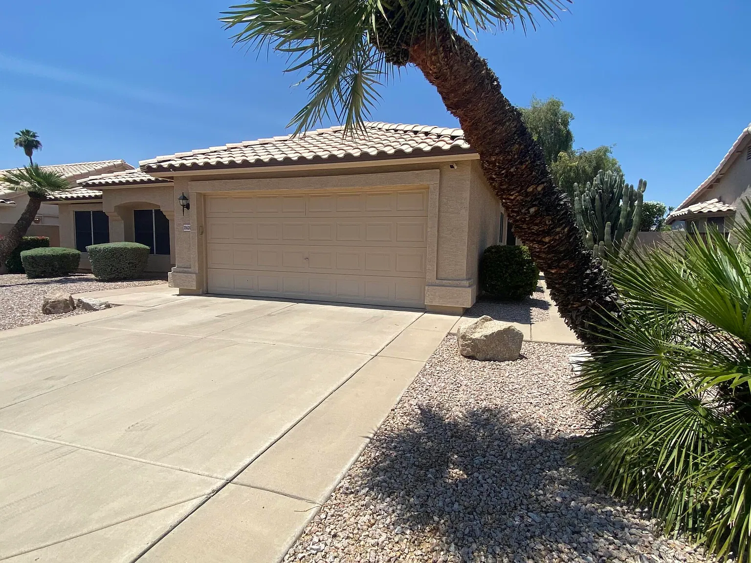 3 bed, 2.0 bath, 1688 sqft, $2,335 — Photo 3