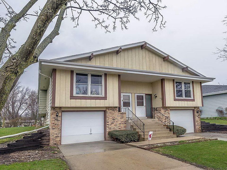 2nd image of 1910 Waterview Ln