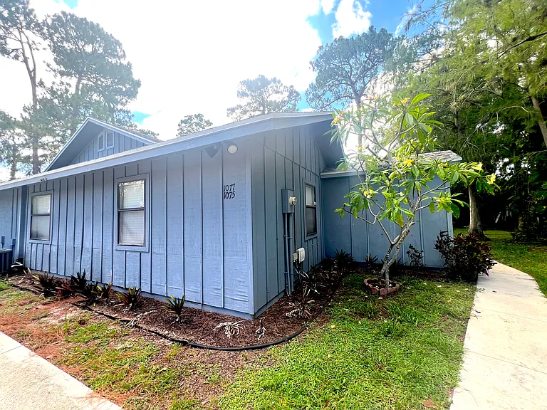 1077 Goldenrod Rd #1077A — Photo 2