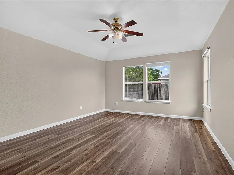 1412 Constantina Dr — Photo 8