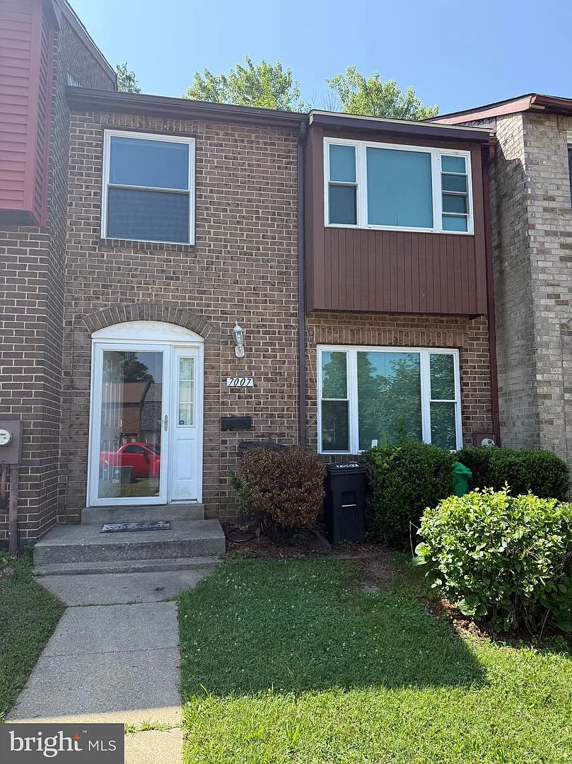 3 bed, 4.0 bath, 1288 sqft, $2,500 — Photo 1