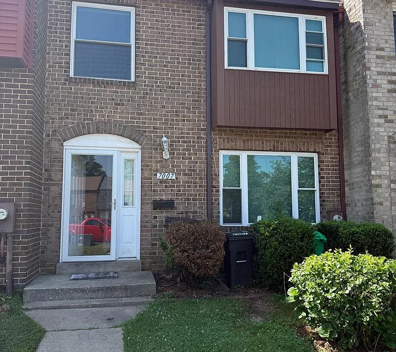 7007 Cipriano Woods Ct