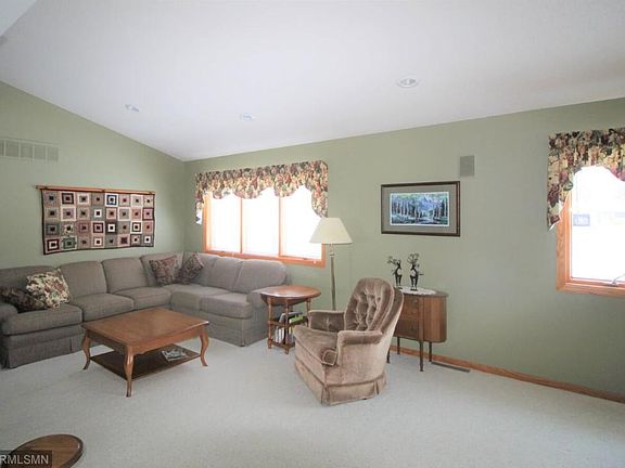 4th image of 101 Windsor Dr